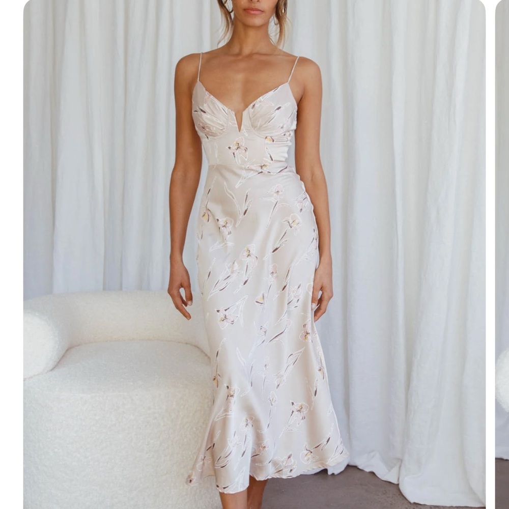 Selfie Leslie Cream Floral Midi Dress